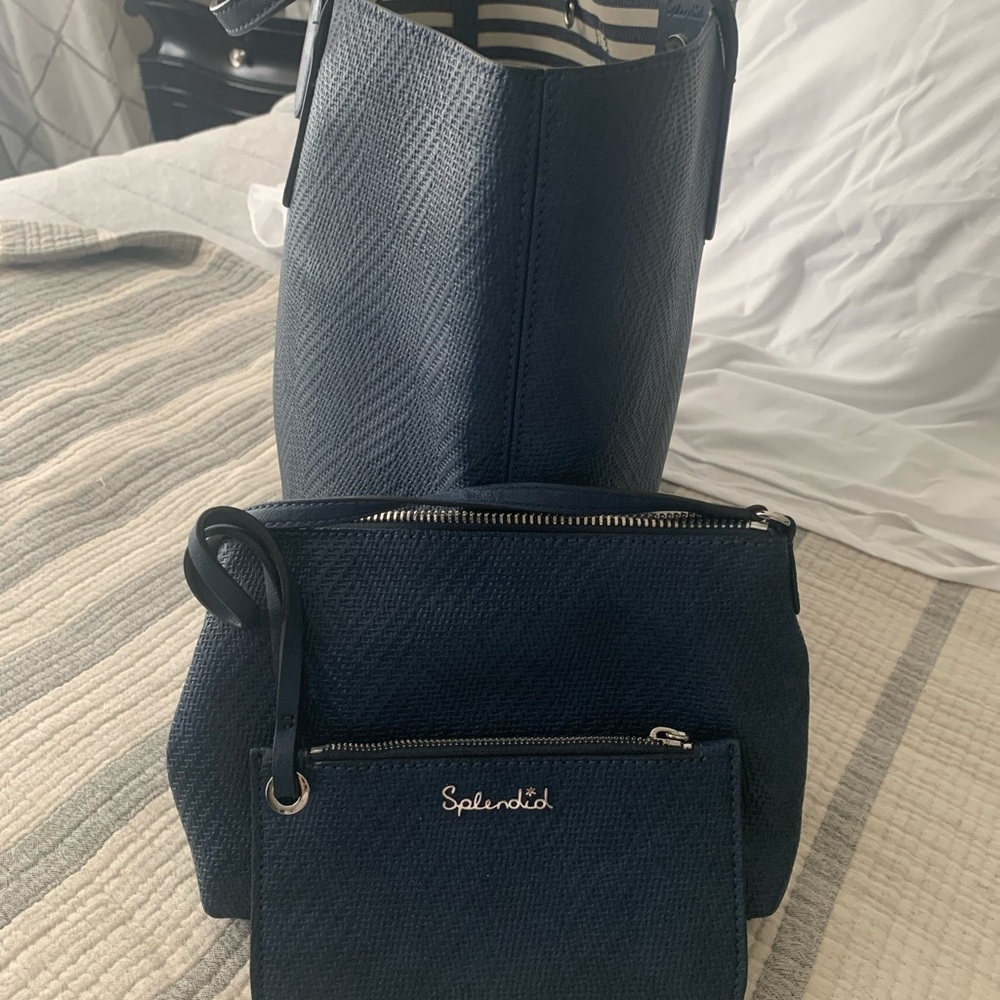 Tote bag with zippered pouches